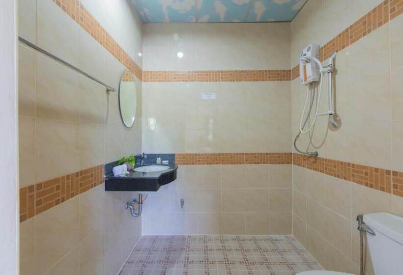 هتل Patong Rai Rom Yen Resort Sha