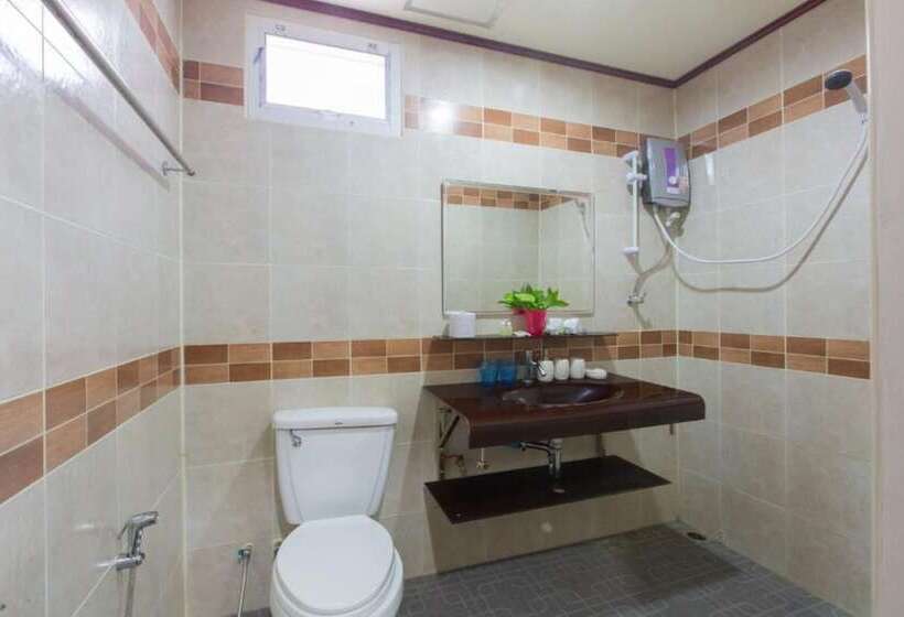 هتل Patong Rai Rom Yen Resort Sha