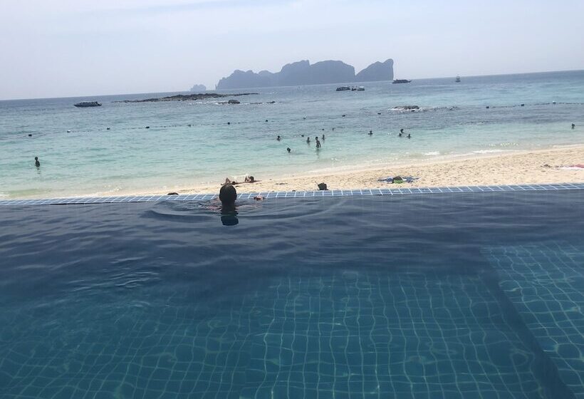 هتل Phi Phi The Beach Resort