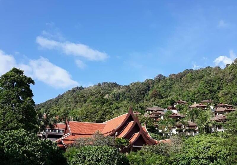 هتل Porterhouse Beach  Patong