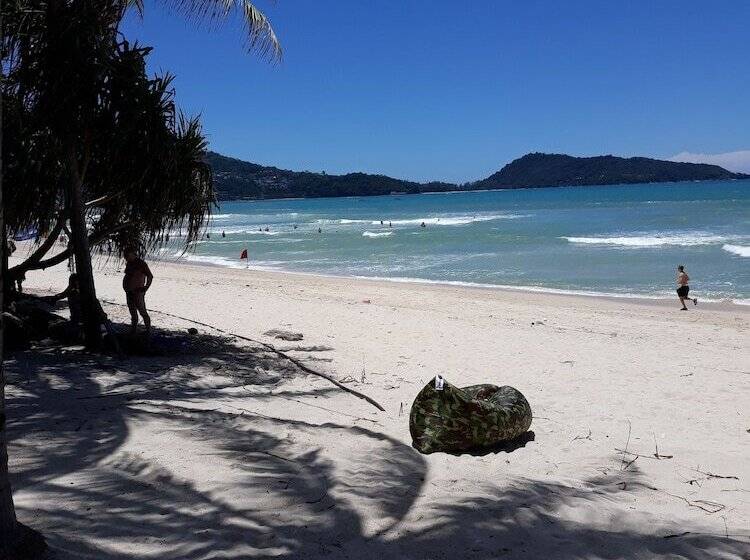 هتل Porterhouse Beach  Patong