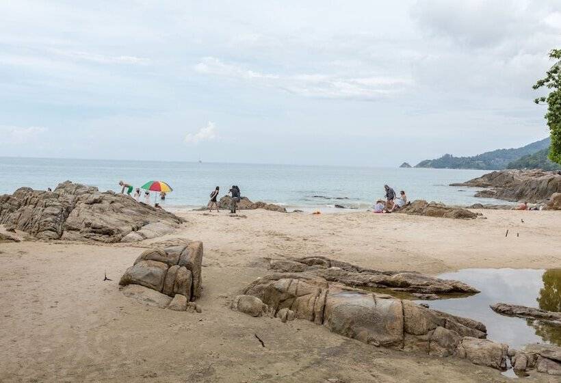 هتل Porterhouse Beach  Patong