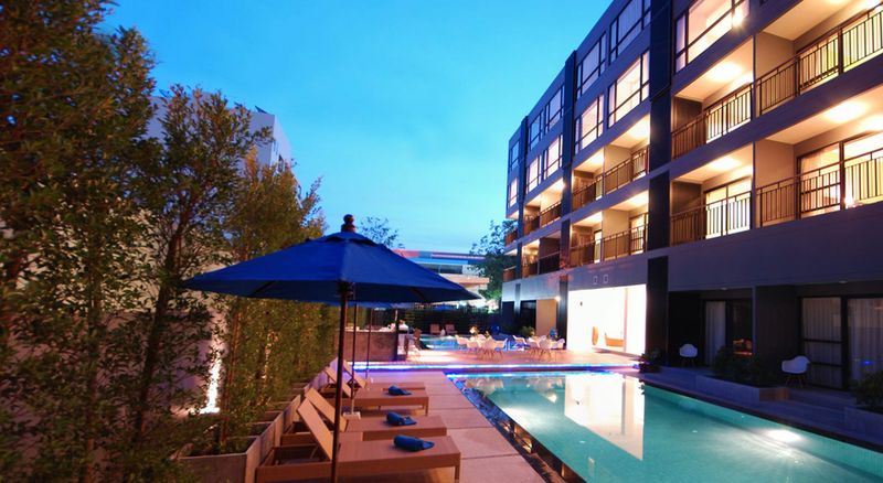 هتل The Lantern Resorts Patong Sha Extra Plus