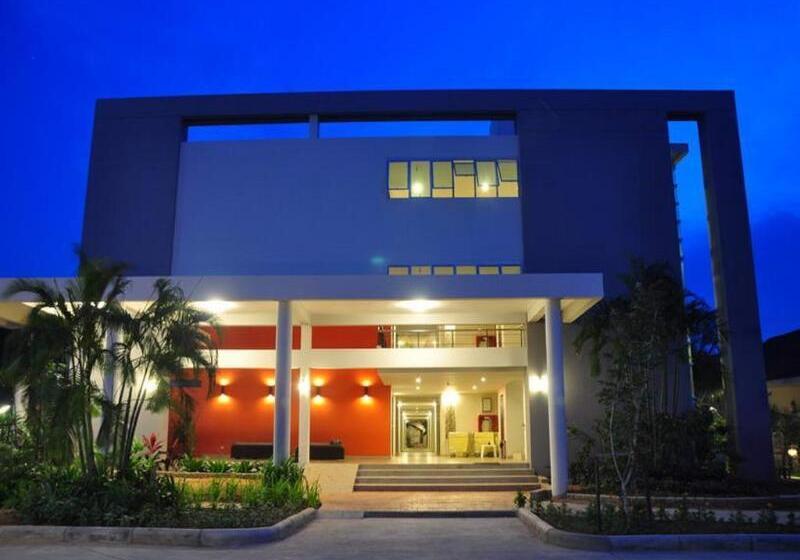 هتل The Natural Resort