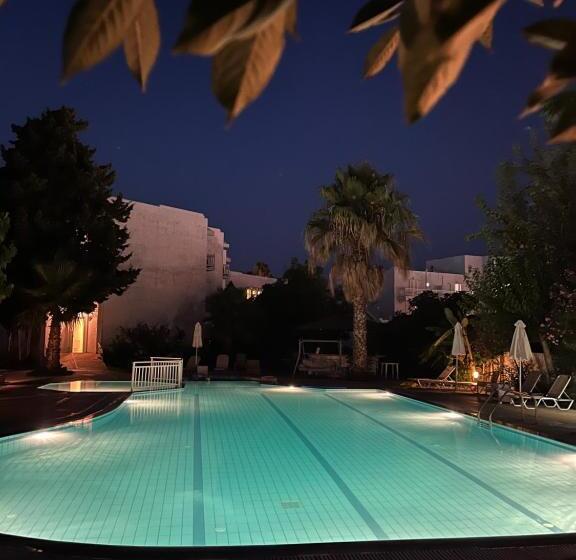 فندق Theodorou Beach  Apartments