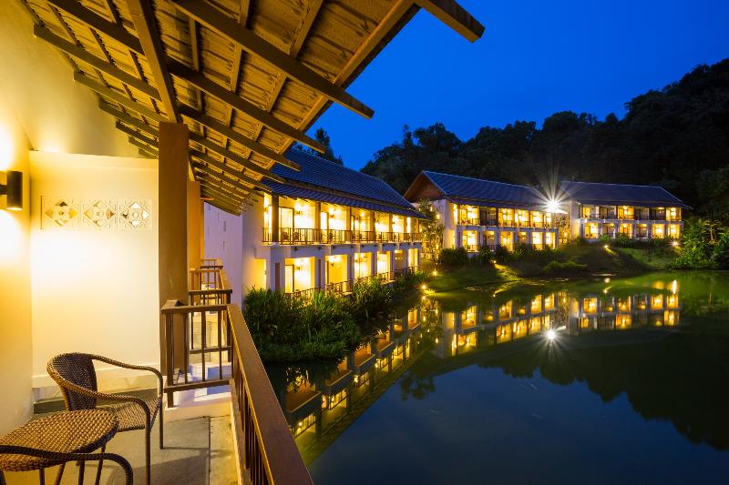هتل Tinidee Golf Resort Phuket   Sha Extra Plus