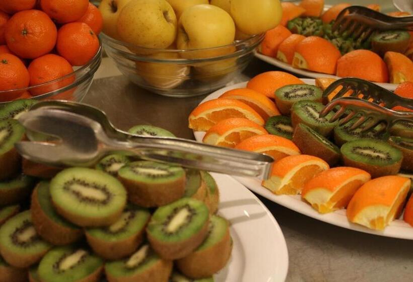 Radina's Way Hotel