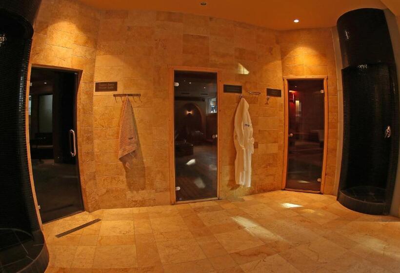 Radina's Way Hotel