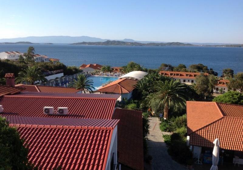 استراحتگاه Aristoteles Holiday Hotel And Spa