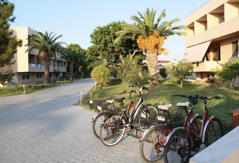 Roselands Hotel Bungalows