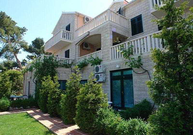 Apartments Romana