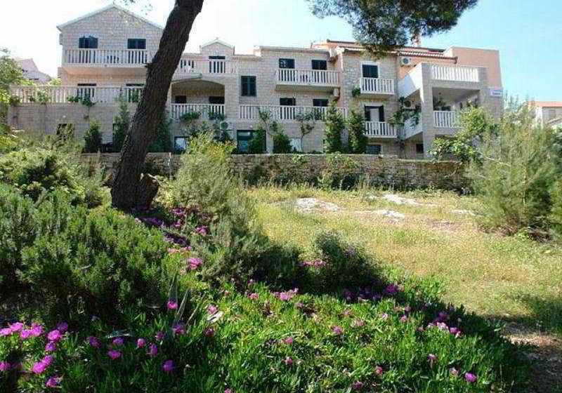 Apartments Romana