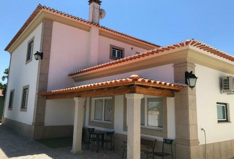 تختخواب و صبحانه Solar Da Serra Guesthouse