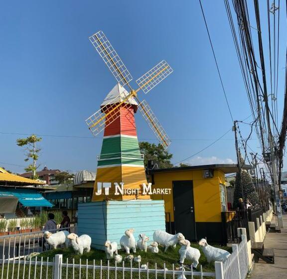 Jomtien Beach Hostel & Guesthouse