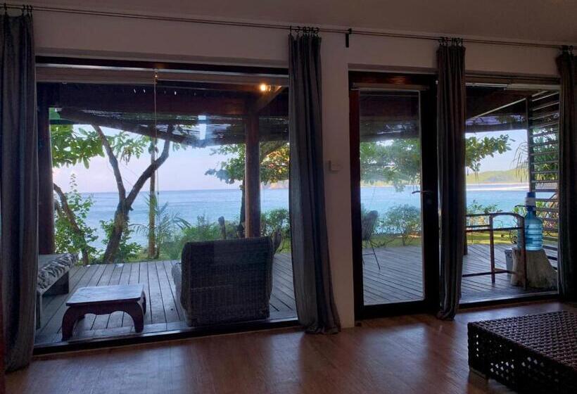 فندق صغير Castaway Surf Retreat 1