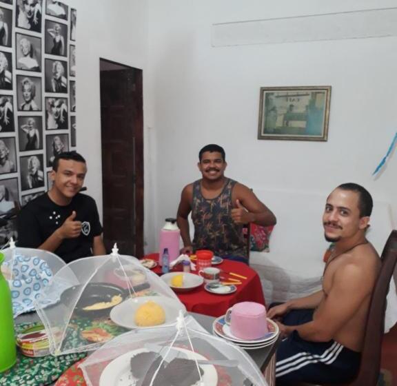 تختخواب و صبحانه Perto Do Aeroporto De Salvador   Dona Pitanga Hostel