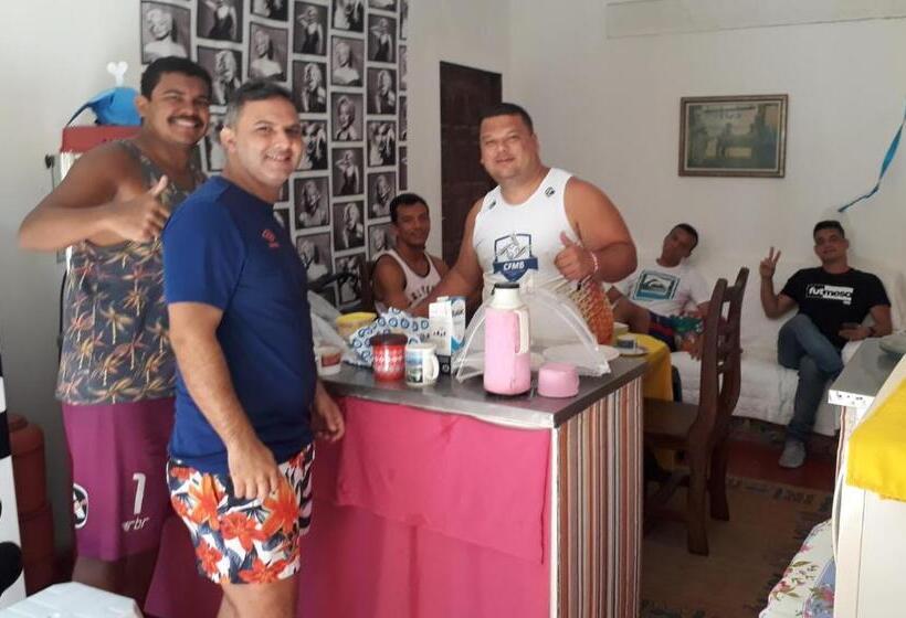 تختخواب و صبحانه Perto Do Aeroporto De Salvador   Dona Pitanga Hostel