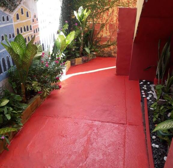 تختخواب و صبحانه Perto Do Aeroporto De Salvador   Dona Pitanga Hostel