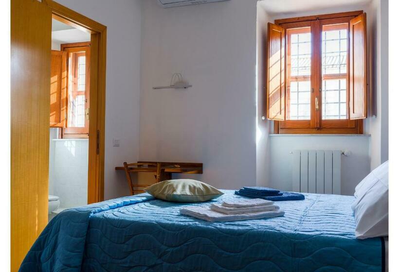 پانسیون Monastero Santa Chiara Guest House