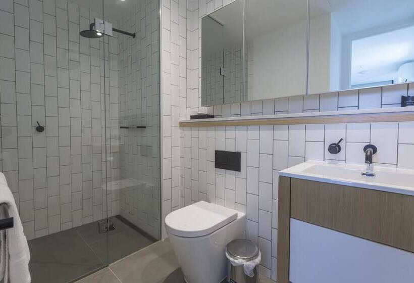 Apartments Melbourne Domain   New Quay Docklands