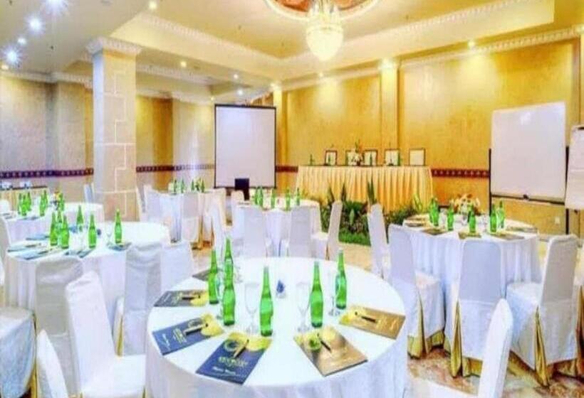 Amos Cozy Hotel Melawai