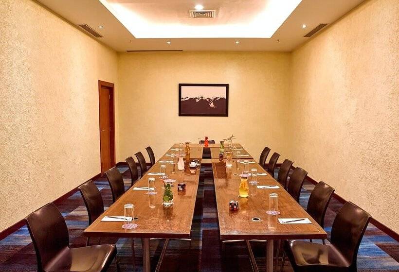 هتل Aloft Bengaluru Whitefield