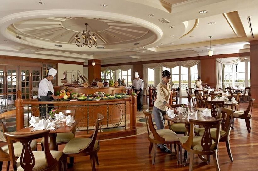 هتل Avillion Admiral Cove