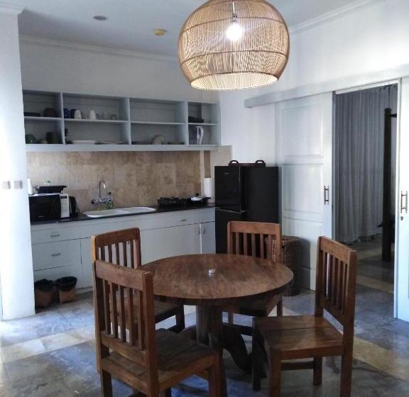 Bali Court Hotel & Apartment