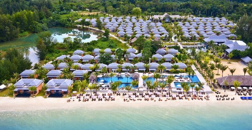 هتل Beyond Khaolak