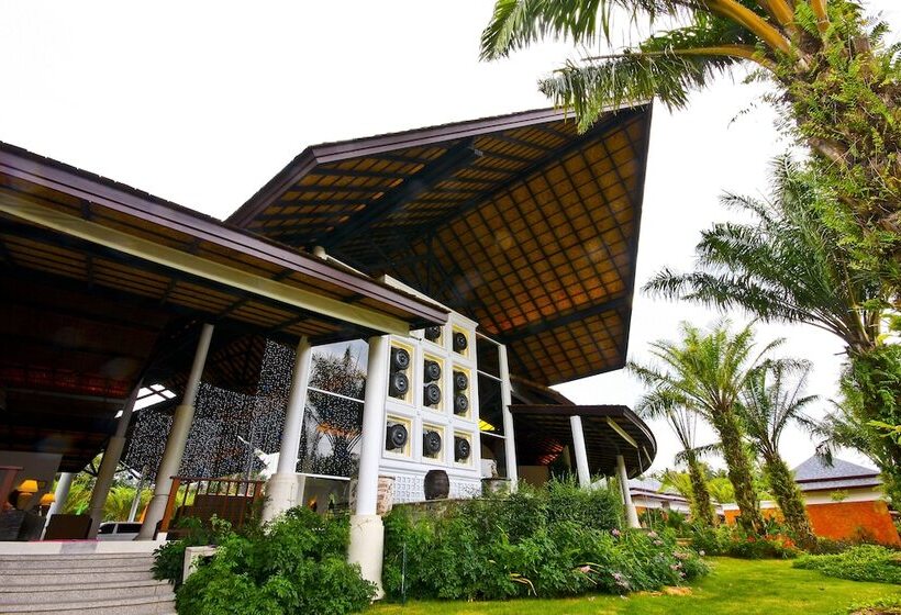هتل Beyond Khaolak