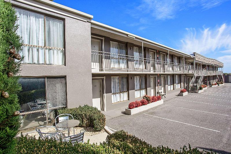 هتل Comfort Inn On Raglan