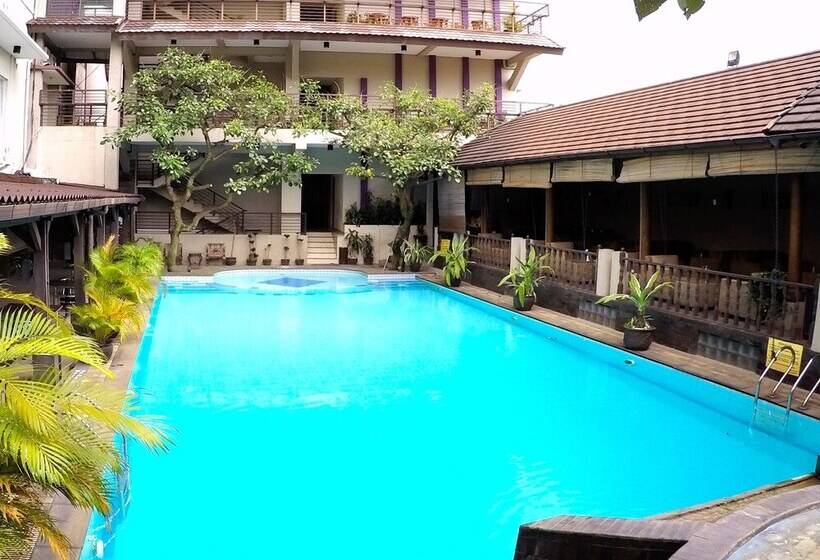 هتل Grand Guci