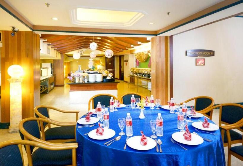 هتل Grand Lexis Port Dickson