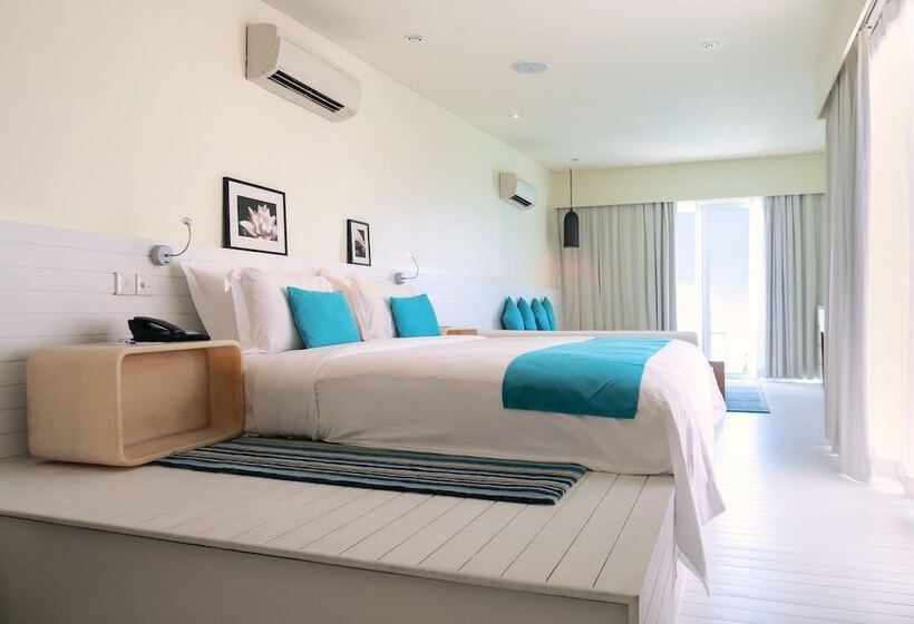 هتل Holiday Inn Resort Kandooma Maldives   Kids Stay & Eat Free And Dive Free For Certified Divers For A
