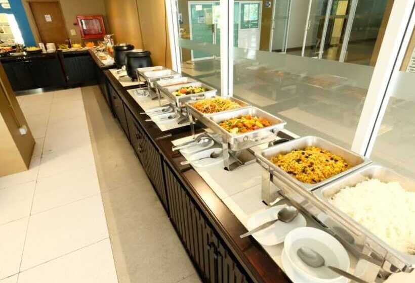 هتل Jomtien Plaza Residence