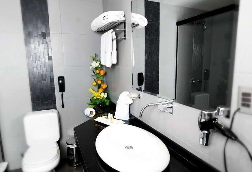 Avanti Hotel & Convention Center