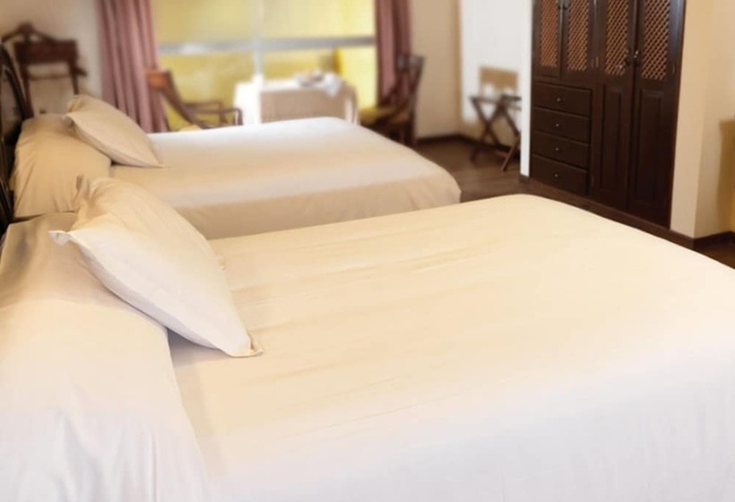 Avanti Hotel & Convention Center