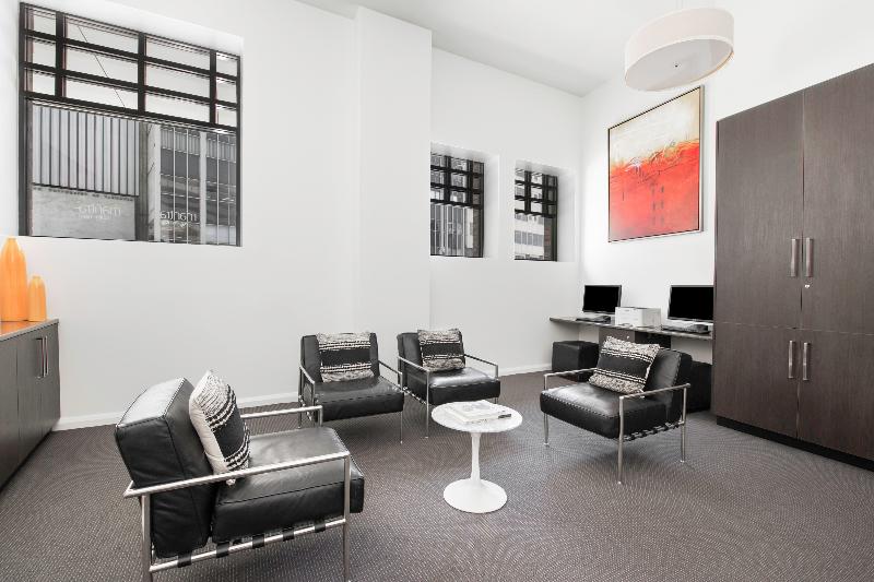 هتل Mantra Collins