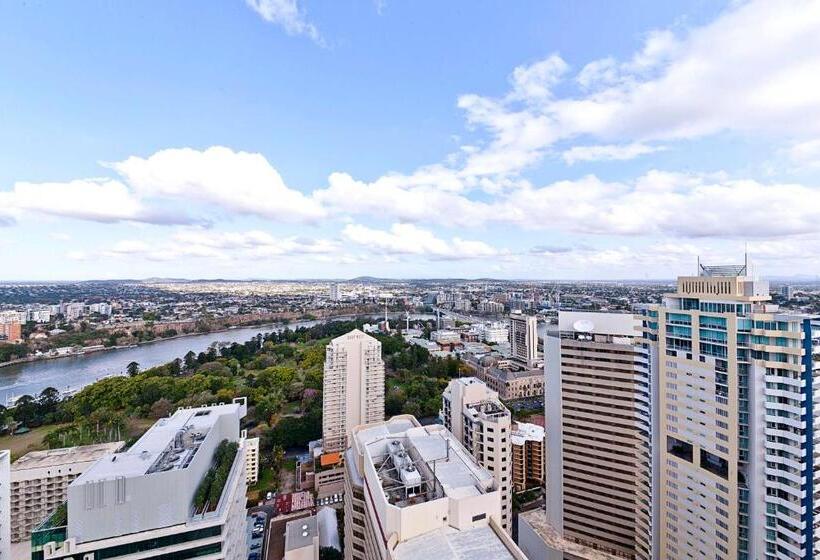 هتل Mantra On Mary