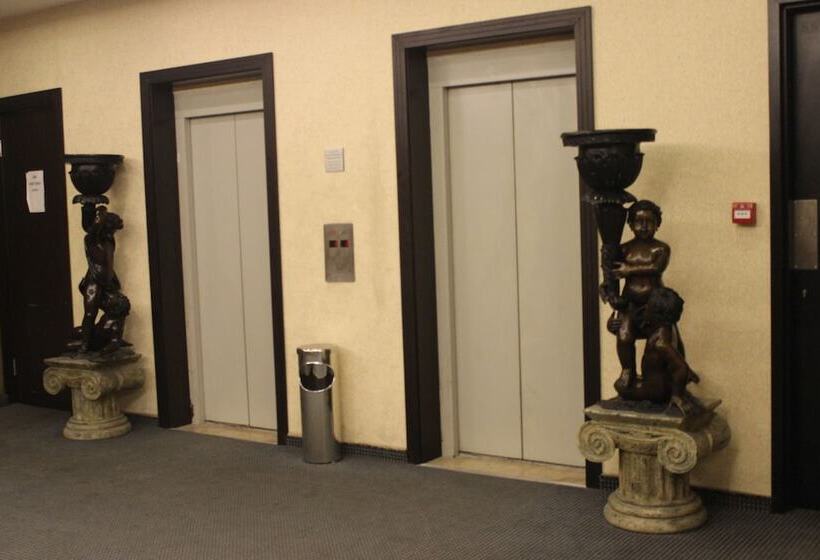 Midtown Hotel & Suites