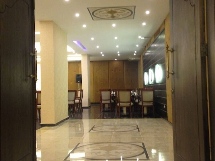 Midtown Hotel & Suites