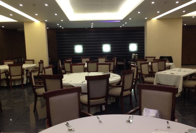 Midtown Hotel & Suites