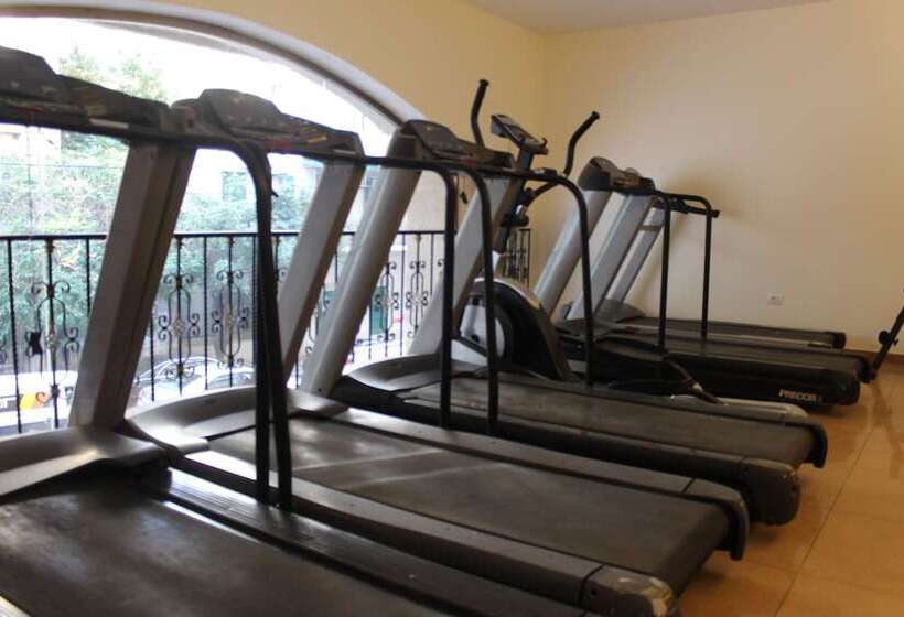 Midtown Hotel & Suites