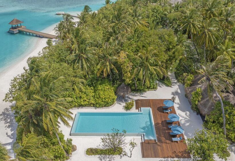 Hotel Naladhu Private Island Maldives