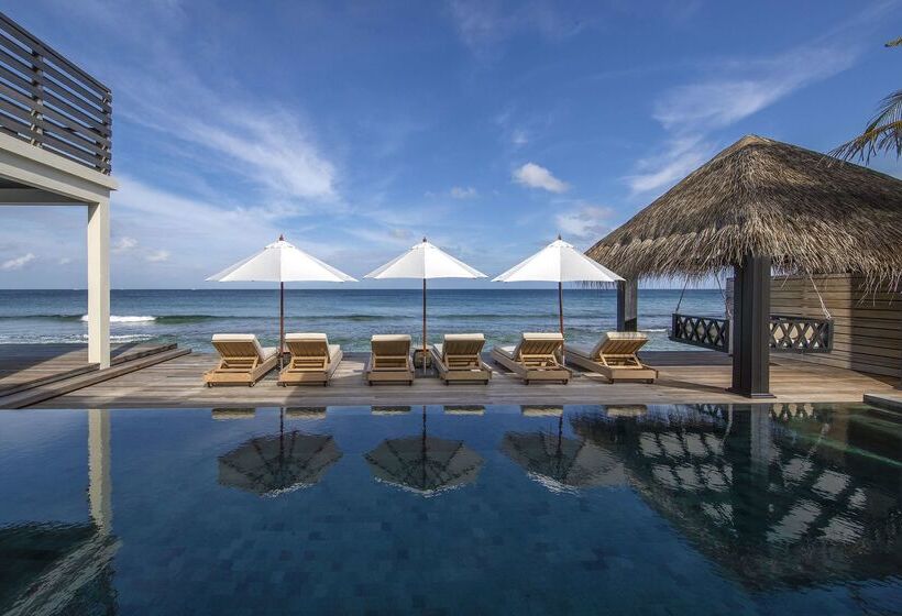 هتل Naladhu Private Island Maldives   Special Offer On Transfer Rates For Summer 2024