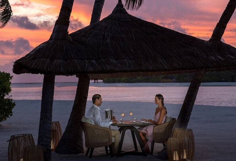 هتل Naladhu Private Island Maldives   Special Offer On Transfer Rates For Summer 2024