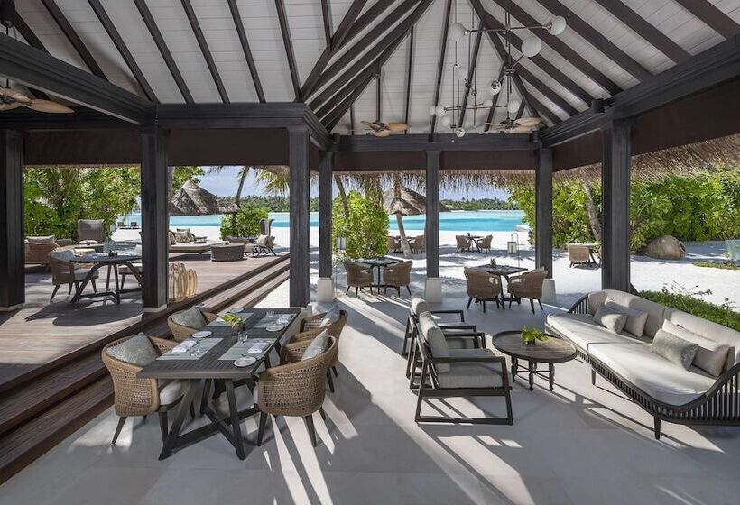 هتل Naladhu Private Island Maldives   Special Offer On Transfer Rates For Summer 2024