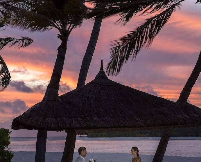 هتل Naladhu Private Island Maldives   Special Offer On Transfer Rates For Summer 2024