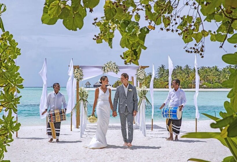 هتل Naladhu Private Island Maldives   Special Offer On Transfer Rates For Summer 2024