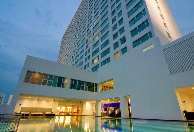 Hotel Pullman Kuching